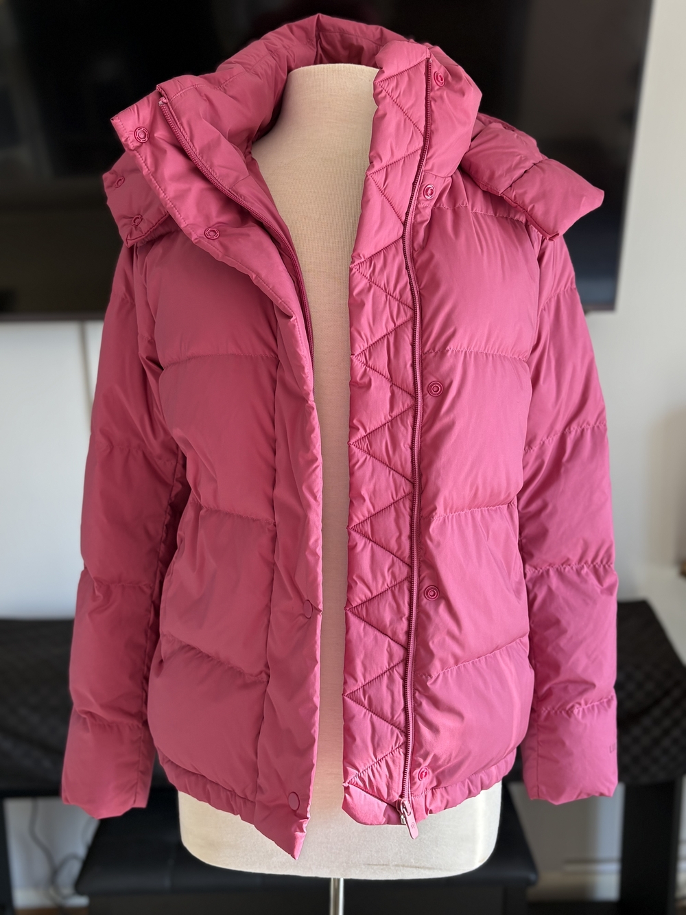 Lululemon Pink Puffer Jacket - Hooded. Size 8